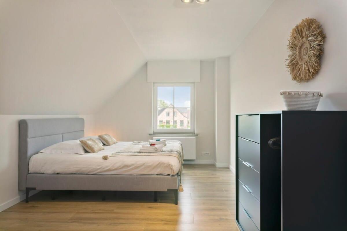 Huswell - Family House With A Beautiful View In Damme Villa Брюж Екстериор снимка