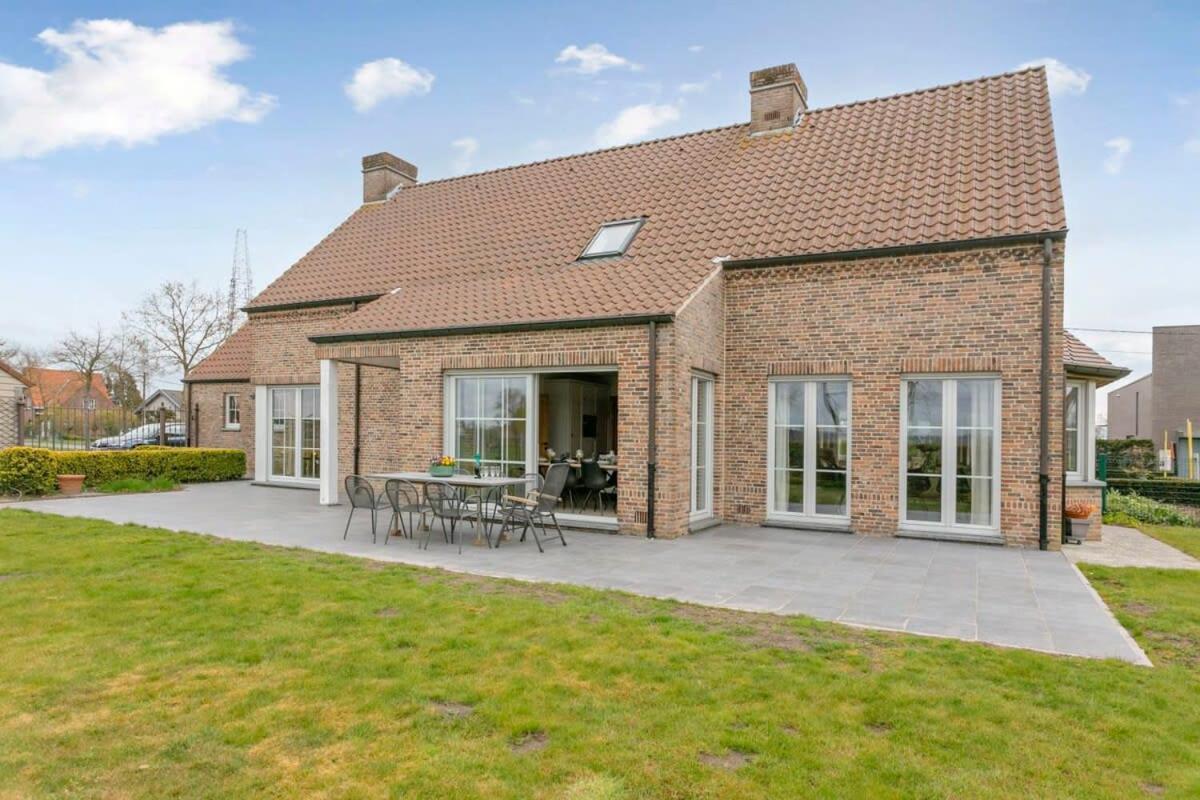 Huswell - Family House With A Beautiful View In Damme Villa Брюж Екстериор снимка